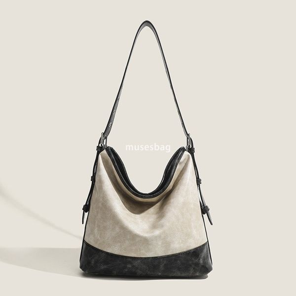 Designer women high-quality niche retro simple and lightweight versatile fashion trend casual commuting large capacity single shoulder crossbody tote bag, White
Designer women high-quality niche retro simple and lightweight versatile fashion trend casual commuting large capacity single shoulder crossbody tote bag, White