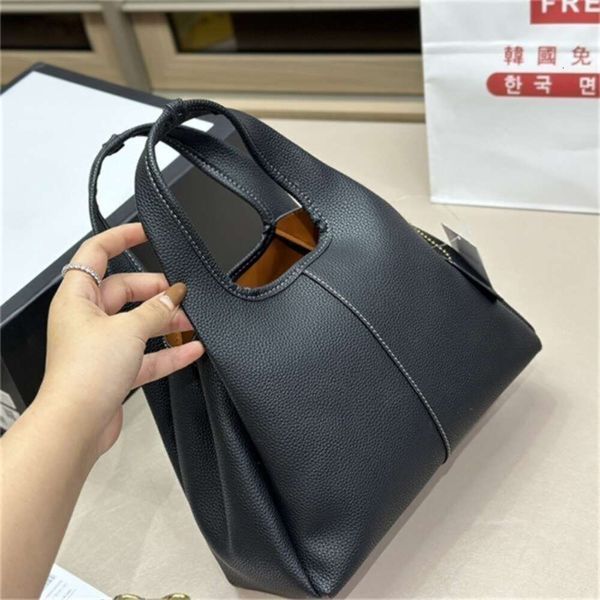 designer bag Shoulder Designer Bag Handle Soft Luxury Mini Tote Busket Lana Bags Luxury Original Handbag Lady Crossbody Bags Top Fashion Casual Leather W, 3 26x19cm
designer bag Shoulder Designer Bag Handle Soft Luxury Mini Tote Busket Lana Bags Luxury Original Handbag Lady Crossbody Bags Top Fashion Casual Leather W, 3 26x19cm