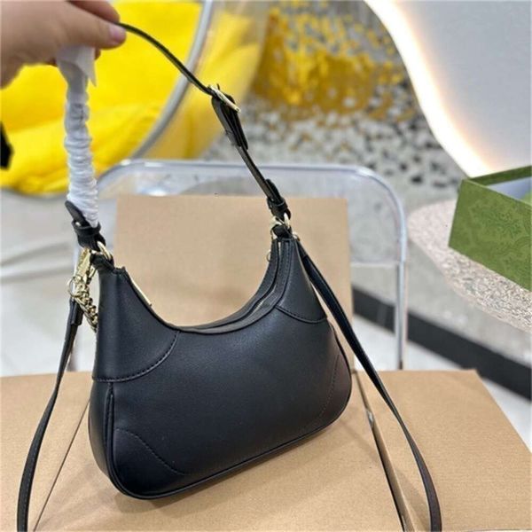 designer bag Classic Designer Mini Handle Bag Woc Exquisite Retro Hobo Crossbody Black Underarm Wallet Matel Brand Soft Plain Shopping Bags Middle Chain, Black 28cm
designer bag Classic Designer Mini Handle Bag Woc Exquisite Retro Hobo Crossbody Black Underarm Wallet Matel Brand Soft Plain Shopping Bags Middle Chain, Black 28cm