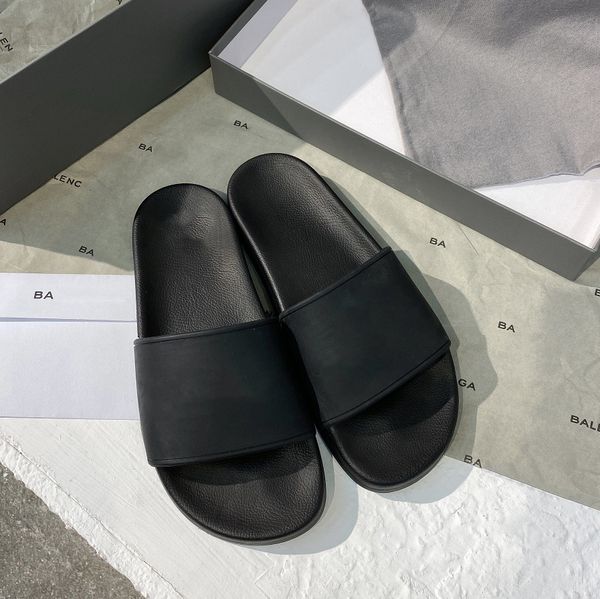 Designer Slippers Classic Casual Summer Everyday Versatile Anti slip Rubber Flat Bottom Slippers Sandals, #2
Designer Slippers Classic Casual Summer Everyday Versatile Anti slip Rubber Flat Bottom Slippers Sandals, #2