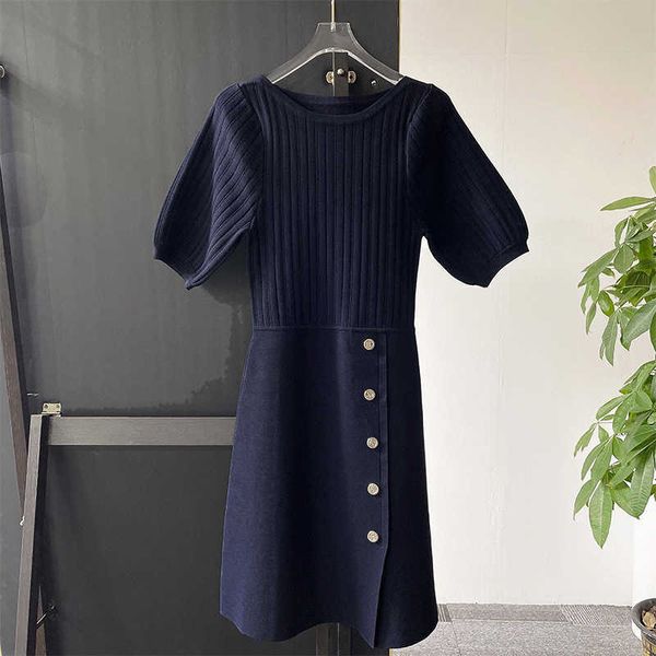 SD Home Pure Yuan Early Spring New French Bubble Sleeves Small Fragrant Round Neck Metal Single breasted Short Sleeve Large Swing Dress, Black
SD Home Pure Yuan Early Spring New French Bubble Sleeves Small Fragrant Round Neck Metal Single breasted Short Sleeve Large Swing Dress, Black
