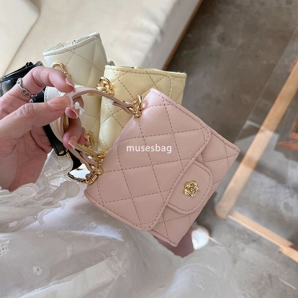 New niche design street trend summer mini bag socialite portable small square bag female niche diamond grid chain versatile crossbody bag, Yellow
New niche design street trend summer mini bag socialite portable small square bag female niche diamond grid chain versatile crossbody bag, Yellow