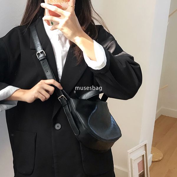 High quality niche design internet celebrity small bag textured crossbody daily student spring/summer new ins dark color casual soft bag for women, Black
High quality niche design internet celebrity small bag textured crossbody daily student spring/summer new ins dark color casual soft bag for women, Black