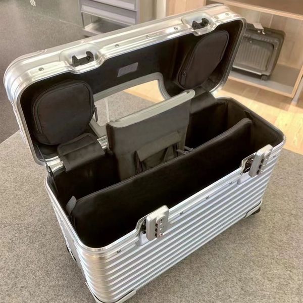 Designer Suitcase Luggage Fashion Unisex Compact Business Boarding Box Pilot Case Silver Groove Texture Aluminum-Magnesium Alloy Telesco
Designer Suitcase Luggage Fashion Unisex Compact Business Boarding Box Pilot Case Silver Groove Texture Aluminum-Magnesium Alloy Telesco