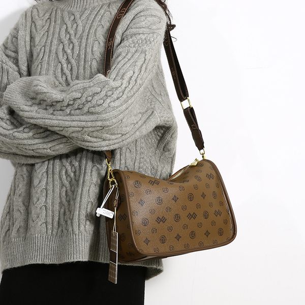 Factory wholesale shoulder bags 2 elegant color matching leather handbags everyday Joker printed retro pillow bag street trend contrast color women handbag 1161#, Brown
Factory wholesale shoulder bags 2 elegant color matching leather handbags everyday Joker printed retro pillow bag street trend contrast color women handbag 1161#, Brown