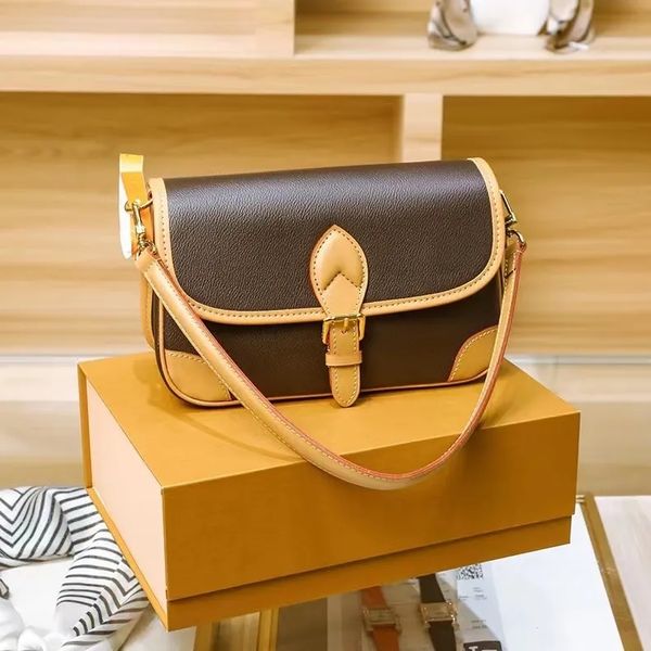 2024 genuine leather WOMEN s designers bags lady Handbags messenger crossbody chain shoulder bag Wallet, Khaki
2024 genuine leather WOMEN s designers bags lady Handbags messenger crossbody chain shoulder bag Wallet, Khaki