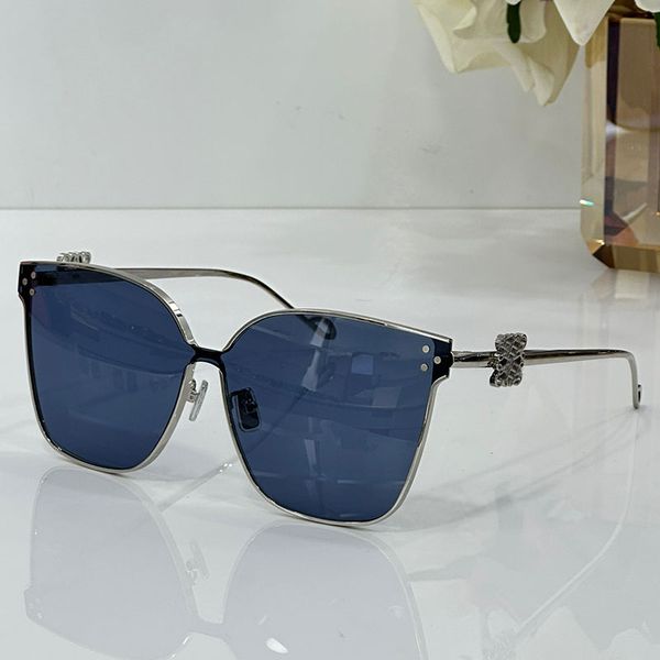 Fashion designer metal minimalist square sunglasses LW40022 Womens designer silver metal frame glasses UV400 protective Womens casual sunglasses of top quality
Fashion designer metal minimalist square sunglasses LW40022 Womens designer silver metal frame glasses UV400 protective Womens casual sunglasses of top quality