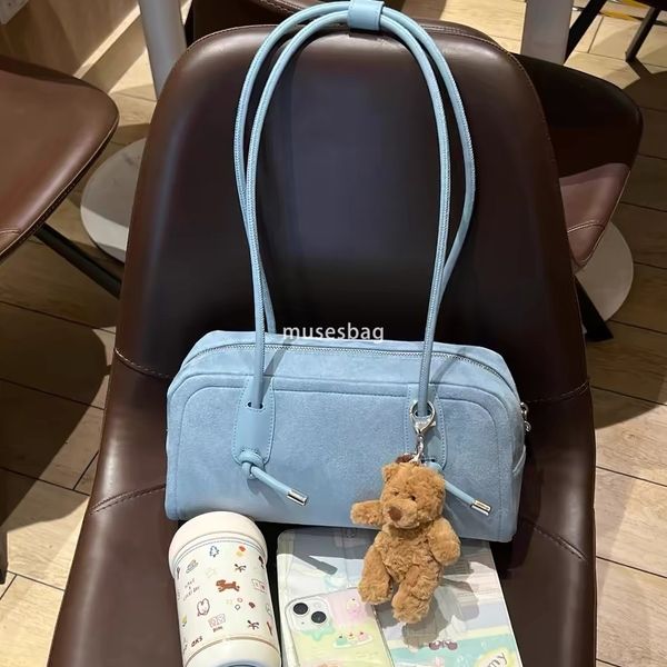 Korean version of high-end Boston handbag for women's spring and summer large capacity casual handbag versatile commuting single shoulder club bag, Blue
Korean version of high-end Boston handbag for women's spring and summer large capacity casual handbag versatile commuting single shoulder club bag, Blue