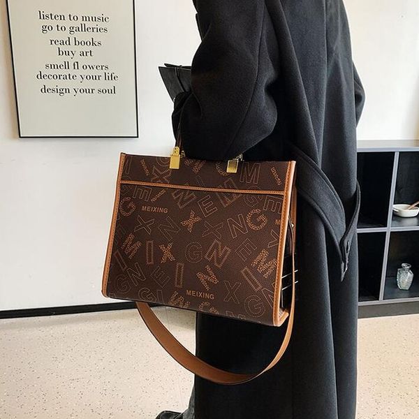 Sales factory women shoulder bags 2 colors elegant western-style printed tote bag large-capacity fashion backpack everyday Joker contrast leather handbag, Beige
Sales factory women shoulder bags 2 colors elegant western-style printed tote bag large-capacity fashion backpack everyday Joker contrast leather handbag, Beige