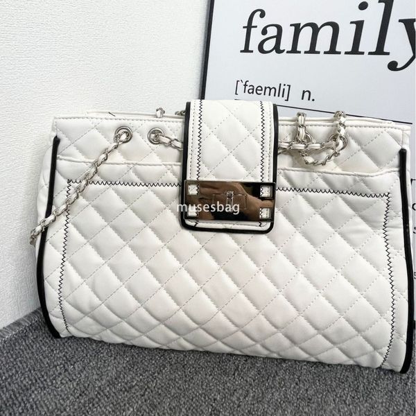 High quality niche design summer vintage classic Instagram large capacity embroidered diamond grid commuting fashion trendy chain tote bag, White
High quality niche design summer vintage classic Instagram large capacity embroidered diamond grid commuting fashion trendy chain tote bag, White