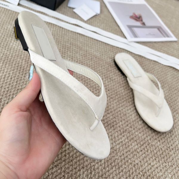 Designer slippers new sandals summer slides foot slippers rubber leather travel banquet slippers, #4
Designer slippers new sandals summer slides foot slippers rubber leather travel banquet slippers, #4