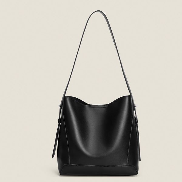 High quality street trend new bucket bag simple and luxurious tote bag autumn and winter underarm bag large capacity and versatile PU shoulder bag, White
High quality street trend new bucket bag simple and luxurious tote bag autumn and winter underarm bag large capacity and versatile PU shoulder bag, White