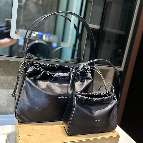 Designer Women Ryan Nylon Shoulder Bag Leather Patchwork New Yord Printing Pattern Drawstring Hobo Handbag Lady Black Wide Strap Clutch Pouch Bags
Designer Women Ryan Nylon Shoulder Bag Leather Patchwork New Yord Printing Pattern Drawstring Hobo Handbag Lady Black Wide Strap Clutch Pouch Bags