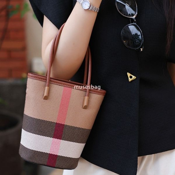 Street trend women's bag with niche design textured leather canvas contrasting color handbag bucket bun mother bag single shoulder crossbody bag, Brown
Street trend women's bag with niche design textured leather canvas contrasting color handbag bucket bun mother bag single shoulder crossbody bag, Brown