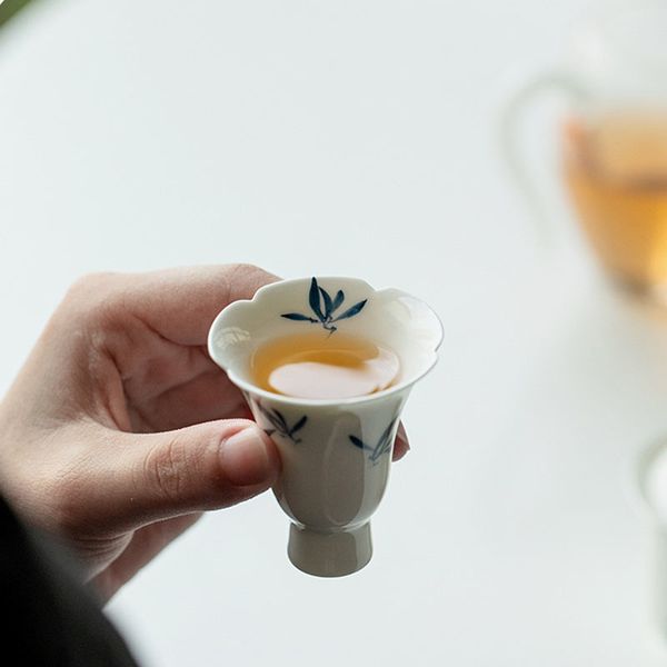 2pc/lot 30ml Boutique Pure Hand-painted Butterfly Orchid Ceramic Tea Cup Creative Flower Smell Teacup White Porcelain Master Cup