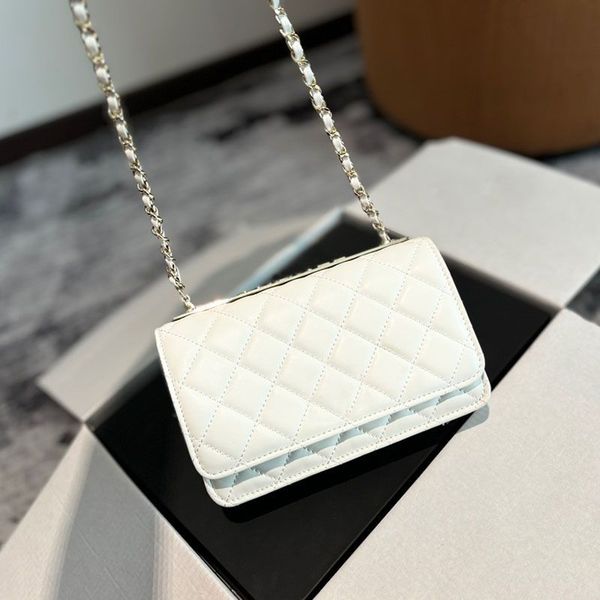 NEW 2024 Fashion Classic bag Designers bags Shoulder bag Chain bag Women Leather Handbags Womens crossbody Vintage Clutch Tote Messenger bags Armpit bag 19m, Black
NEW 2024 Fashion Classic bag Designers bags Shoulder bag Chain bag Women Leather Handbags Womens crossbody Vintage Clutch Tote Messenger bags Armpit bag 19m, Black