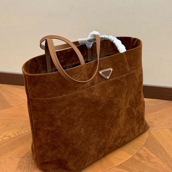 NEW 2024 Fashion Classic bag Designers bags Buckskin Shoulder bag Armpit bag handbag Women Leather Handbags Womens crossbody Vintage Clutch Tote Messenger bags 24m, Brown
NEW 2024 Fashion Classic bag Designers bags Buckskin Shoulder bag Armpit bag handbag Women Leather Handbags Womens crossbody Vintage Clutch Tote Messenger bags 24m, Brown