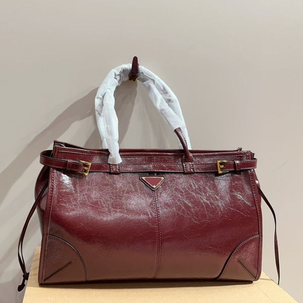 Designer Duffle bag Tote Classic Travel luggage for women men Large capacity handbag totes shoulder Bags mens womens large capacity travel bag 38m, Brown
Designer Duffle bag Tote Classic Travel luggage for women men Large capacity handbag totes shoulder Bags mens womens large capacity travel bag 38m, Brown