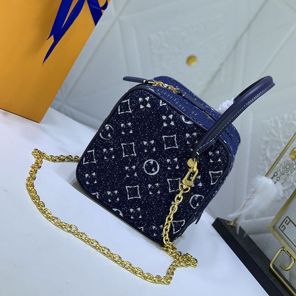 Denim Designer Ladies Makeup Bag Handbag Hardware Metal Horse Lift Zipper Crossbody Bag Shoulder Bag 16x16cm, Sky blue
Denim Designer Ladies Makeup Bag Handbag Hardware Metal Horse Lift Zipper Crossbody Bag Shoulder Bag 16x16cm, Sky blue