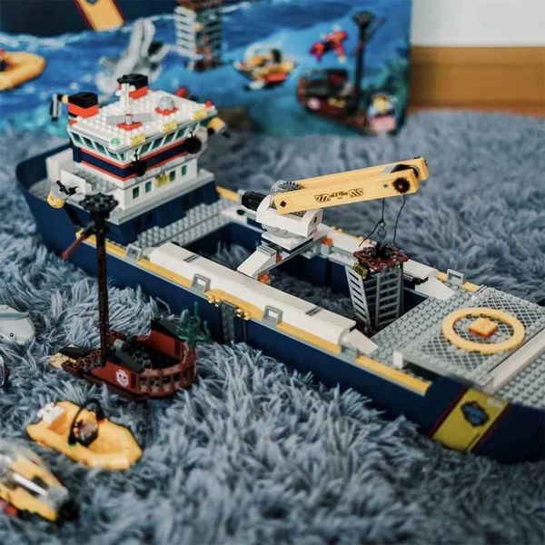 Blocks Science and technology cruise sea exploration 745pcs ship building block toy model MOC60266 childrens birthday gift Q241007, Multicolor
Blocks Science and technology cruise sea exploration 745pcs ship building block toy model MOC60266 childrens birthday gift Q241007, Multicolor