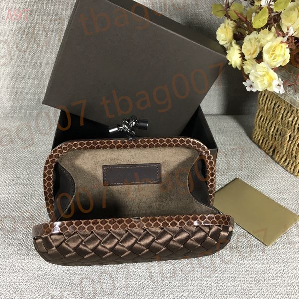 2024 Hot desinger Bag Shoulder Large Capacity Knitted Leather Handbag Bag Wallet Crossbody Bag Shoulder Strap Boteg, Colour 4
2024 Hot desinger Bag Shoulder Large Capacity Knitted Leather Handbag Bag Wallet Crossbody Bag Shoulder Strap Boteg, Colour 4