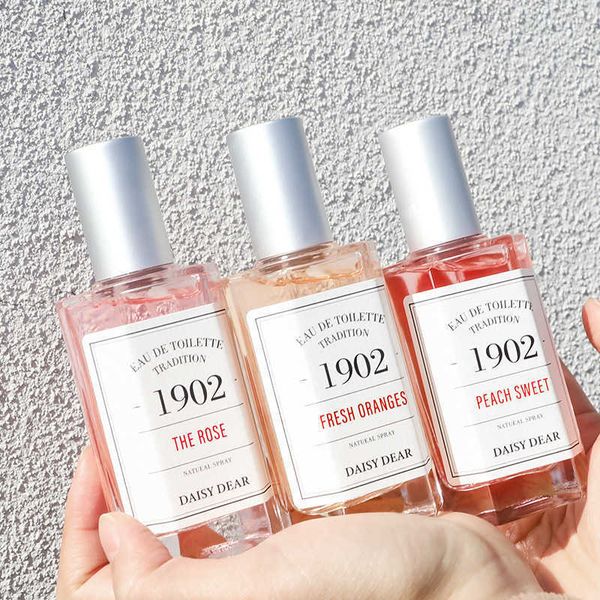 Fragrance Small town Yixiang New 1902 Perfume Womens Persistent Light Fragrance Honey Peach Cabbage Rose Student Perfume 50ML
Fragrance Small town Yixiang New 1902 Perfume Womens Persistent Light Fragrance Honey Peach Cabbage Rose Student Perfume 50ML