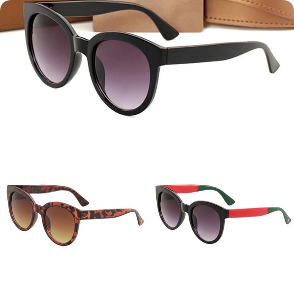 Womans Sunglasses Mens Designer Sun Glasses UV Protection Men Eyeglass Gradient Metal Hinge Fashion Women With Box
Womans Sunglasses Mens Designer Sun Glasses UV Protection Men Eyeglass Gradient Metal Hinge Fashion Women With Box