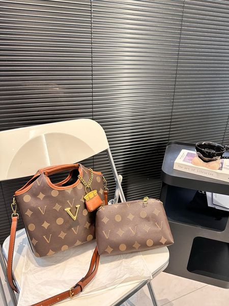 Retro fashion hand bill shoulder crossbody woman classic Bucket bags clutch handbag brand designer tote bag wallet purse, Brown
Retro fashion hand bill shoulder crossbody woman classic Bucket bags clutch handbag brand designer tote bag wallet purse, Brown