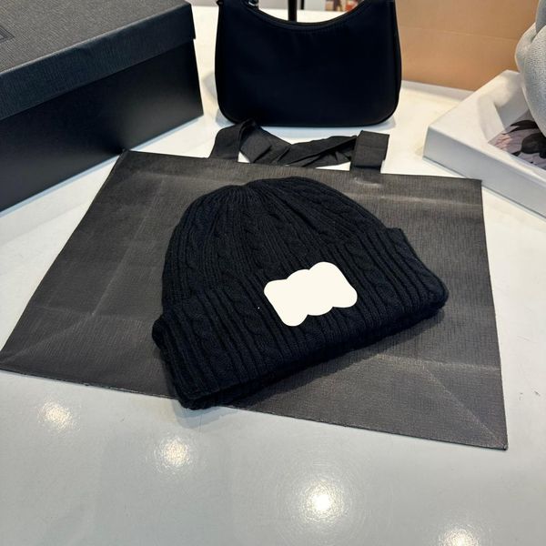 Designer Knitted Casual Hat Men and Women Knitted Hat Winter Hat Outdoor Warm Knitted Hat Winter 5 Colors to Choose from, C1
Designer Knitted Casual Hat Men and Women Knitted Hat Winter Hat Outdoor Warm Knitted Hat Winter 5 Colors to Choose from, C1