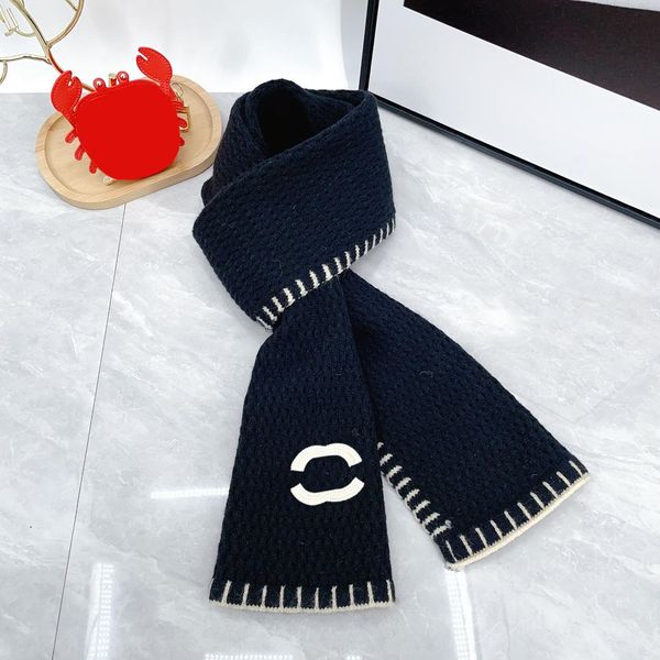 Designer Scarf Luxury Women's Classic Scarf Knitted Warm Fashion Trend Solid Color Temperament Travel Festival Gifts Available in 2 Colors
Designer Scarf Luxury Women's Classic Scarf Knitted Warm Fashion Trend Solid Color Temperament Travel Festival Gifts Available in 2 Colors