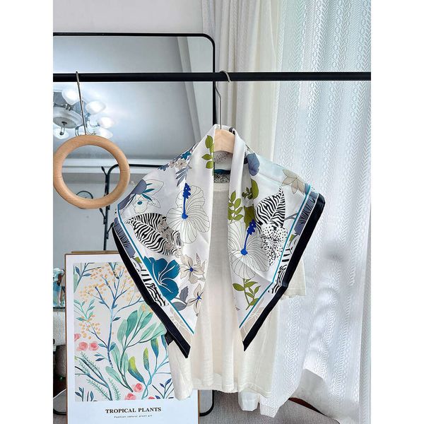 Bandanna Scarf designers Woman 90*90 Suit Fashion Repliche Hair Silk Bands ece Lusso scarf go Hijab Headscarf Wer silk nice Head
Bandanna Scarf designers Woman 90*90 Suit Fashion Repliche Hair Silk Bands ece Lusso scarf go Hijab Headscarf Wer silk nice Head