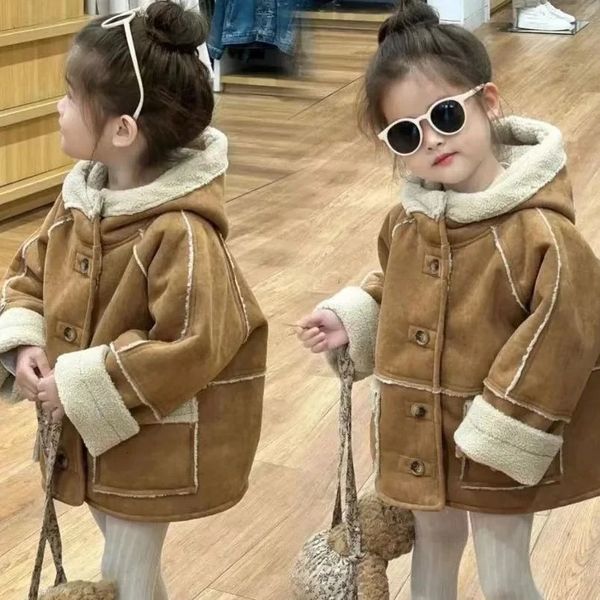 4182 Koreas Childrens Coat 2024 Winter Maillard Lambswool Girls Warm Doublesided Fur Onepiece Padded Jacket 241022, Khaki
4182 Koreas Childrens Coat 2024 Winter Maillard Lambswool Girls Warm Doublesided Fur Onepiece Padded Jacket 241022, Khaki