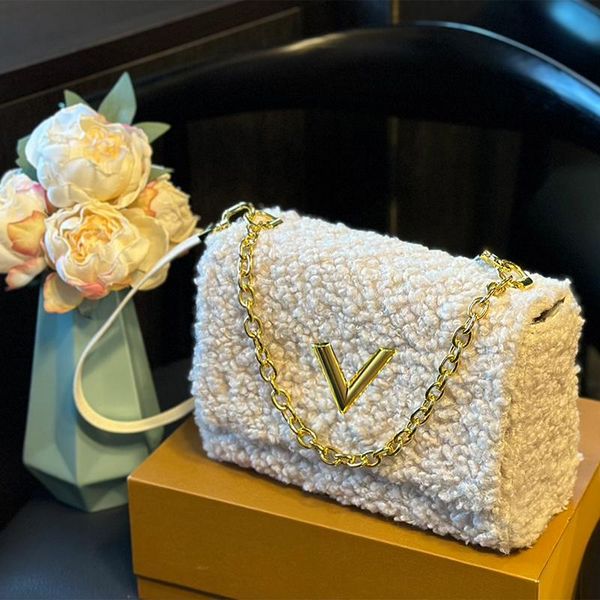 24FW Designer New Tote Bag Luxury Women Fleece Handbags Metal Multicolor Chain Shoulder Crossbody BagsTwist Lamb Elegant 9.84 Inches, White
24FW Designer New Tote Bag Luxury Women Fleece Handbags Metal Multicolor Chain Shoulder Crossbody BagsTwist Lamb Elegant 9.84 Inches, White