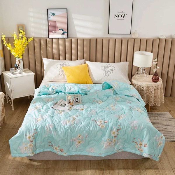1 summer ultra-thin blanket bed cover 150X200CM single bed blanket simple feather blanket for adults and children simple feather blanket W241024