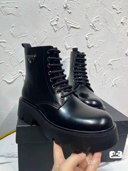 24ss Designer men triangle network red with lace-up Martin Autumn winter British short platform elevation new boots
24ss Designer men triangle network red with lace-up Martin Autumn winter British short platform elevation new boots