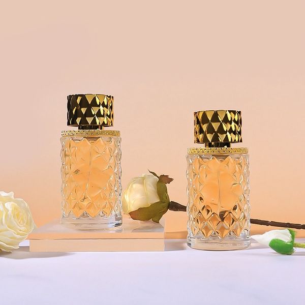 Women's perfume, bitter peach fragrance, lasting light fragrance, small and popular woody fragrance
Women's perfume, bitter peach fragrance, lasting light fragrance, small and popular woody fragrance