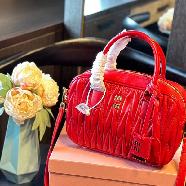 Designer Luxury Handbags Wrinkled Cross Body Bag Ladies Leather Totes Trend Fashion Gift with Box 25*17cm, Khaki
Designer Luxury Handbags Wrinkled Cross Body Bag Ladies Leather Totes Trend Fashion Gift with Box 25*17cm, Khaki