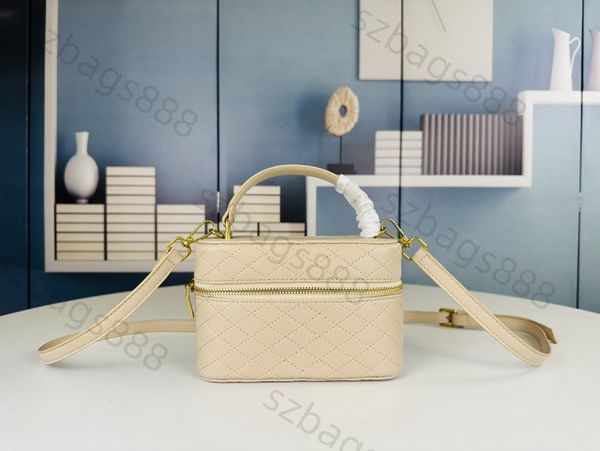 10A Lambskin Top Resin Handle Totes Classic Mini Flap Square Quilted Shoulder Bags Gold-Tone Metal Hardware Matelasse Chain Crossbody Handbags Latest Designer Bag, Black
10A Lambskin Top Resin Handle Totes Classic Mini Flap Square Quilted Shoulder Bags Gold-Tone Metal Hardware Matelasse Chain Crossbody Handbags Latest Designer Bag, Black