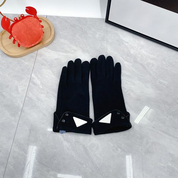 Designer's Thousand Bird Grid Autumn and Winter Gloves Warm and Luxurious Winter Women's Outdoor Knitted Gloves Five Finger Cold Resistant T
Designer's Thousand Bird Grid Autumn and Winter Gloves Warm and Luxurious Winter Women's Outdoor Knitted Gloves Five Finger Cold Resistant T