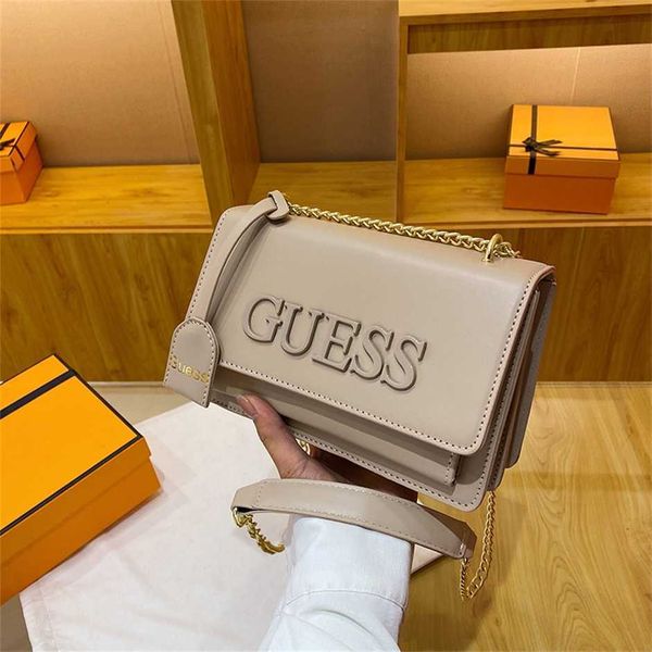 bright chain for women 2023 new fashion commuter versatile small square korean version personalized crossbody bag 50% off wholesale
bright chain for women 2023 new fashion commuter versatile small square korean version personalized crossbody bag 50% off wholesale