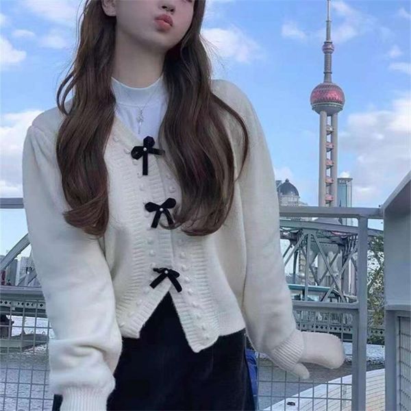 cream style sweater sweet tridimensional texture velvet bow v neck pullover for women autumn and winter, White;black
cream style sweater sweet tridimensional texture velvet bow v neck pullover for women autumn and winter, White;black