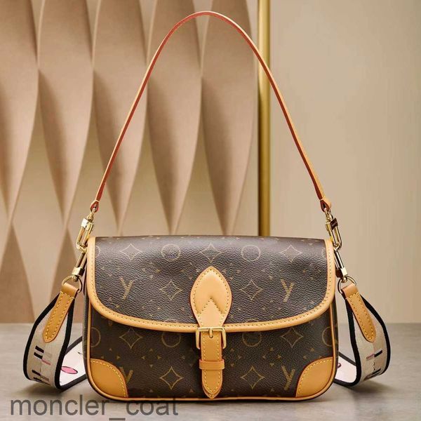 designer bags shoulder bag totes real leather luxury old flower diane baguette handbag large-capacity canvas strap embossed letters colorful
designer bags shoulder bag totes real leather luxury old flower diane baguette handbag large-capacity canvas strap embossed letters colorful