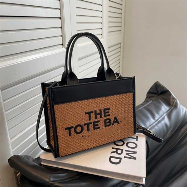 2023 embroidery fashion tote one shoulder crossbody handheld versatile letter small square bag outlet 50% off
2023 embroidery fashion tote one shoulder crossbody handheld versatile letter small square bag outlet 50% off