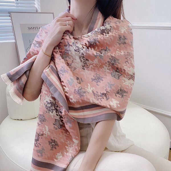 Echarpe Silk Scarf Designer 2023 New Women Man Winter Scarf Brand Warm Scarfs Imitate Cashmere Wool Long Shawl
Echarpe Silk Scarf Designer 2023 New Women Man Winter Scarf Brand Warm Scarfs Imitate Cashmere Wool Long Shawl