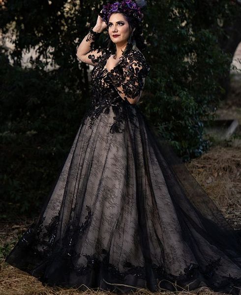 2023 long sleeves black a line lace wedding dresses deep v-neck backless gothic bridal gowns illusion beaded appliqued country vestido de no, White
2023 long sleeves black a line lace wedding dresses deep v-neck backless gothic bridal gowns illusion beaded appliqued country vestido de no, White