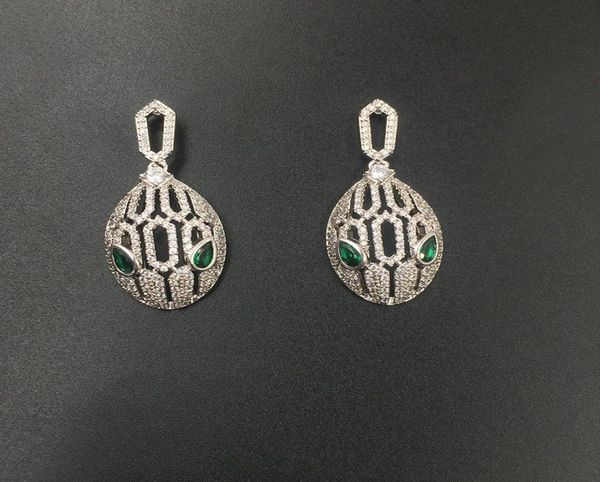 european and american head ear nail micro-inlaid zircon creative design luxury earring s925 silver needle world cup singer3102636, Golden;silver
european and american head ear nail micro-inlaid zircon creative design luxury earring s925 silver needle world cup singer3102636, Golden;silver