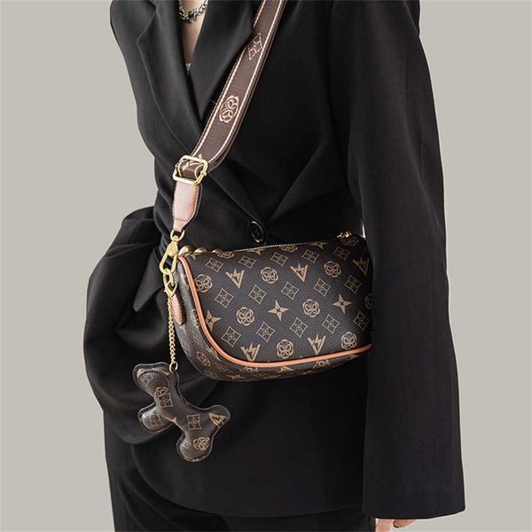 netizen same 2023 new women's fashion small crossbody texture old flower one shoulder commuter bag outlet 50% off
netizen same 2023 new women's fashion small crossbody texture old flower one shoulder commuter bag outlet 50% off