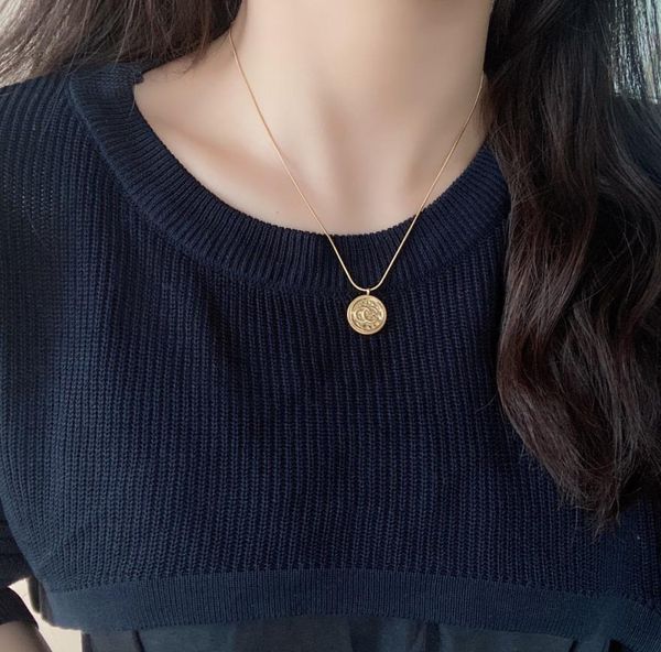 popular luxury pattern design necklace delicate fashion pendant necklace high end style women039s accessories selected 18k gold4793517, Silver
popular luxury pattern design necklace delicate fashion pendant necklace high end style women039s accessories selected 18k gold4793517, Silver