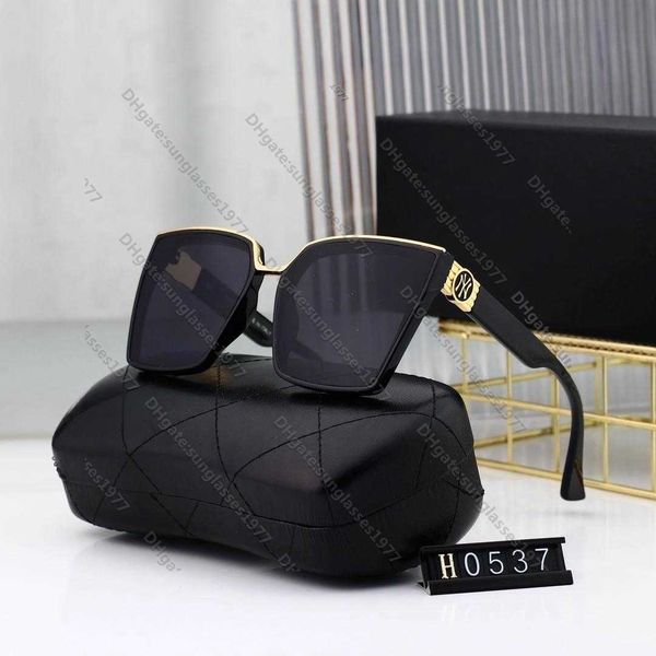 fashion designer cool sunglasses 2023 new sunglasses women's fragrance home fashion textured polarizers women's large frame shows, White;black
fashion designer cool sunglasses 2023 new sunglasses women's fragrance home fashion textured polarizers women's large frame shows, White;black