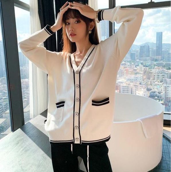 new knitted sweater designer women039s knits vneck jacket autumn and winter retro fashion cardigan sweater6312507, White;black
new knitted sweater designer women039s knits vneck jacket autumn and winter retro fashion cardigan sweater6312507, White;black